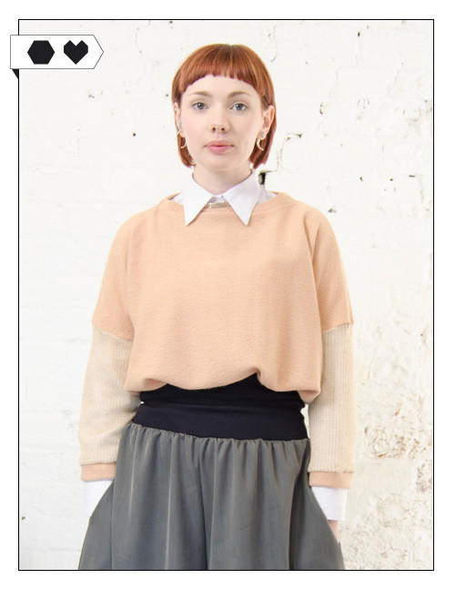 SLORIS_Antiform-Box-Jumper-Peach-1-800x1066