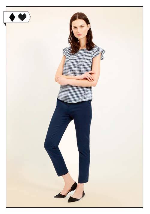 People Tree Gingham Top aus Baumwolle: gestreiftes Top mit Karo-Muster in Navy. VEGAN/ECO/SOCIAL.
